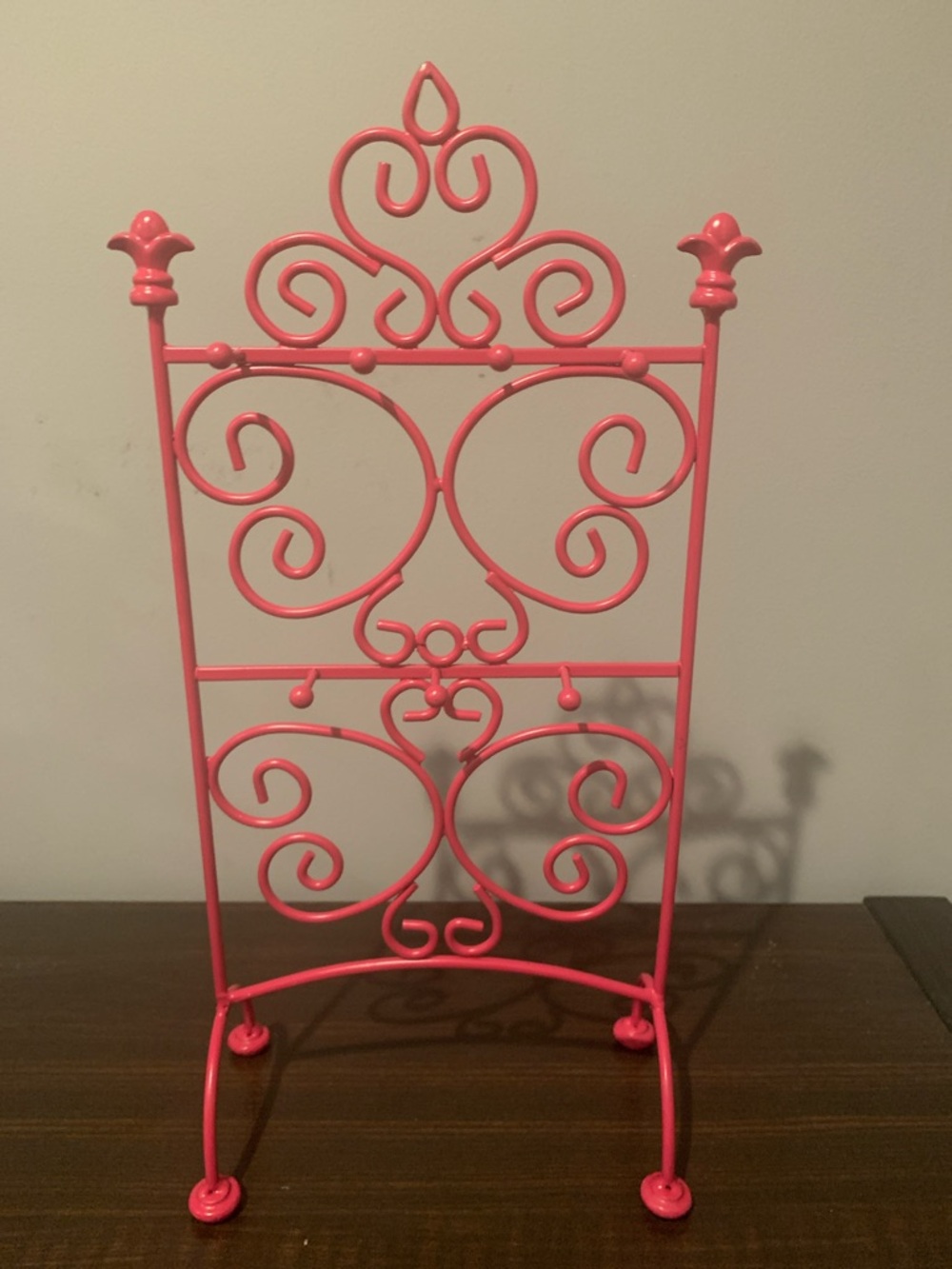 Pink Metal Necklace Stand